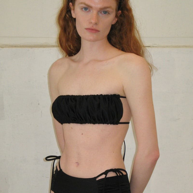 

ДИАГОНАЛЬНАЯ СБОРКА ПОВЯЗКА ДЛЯ ВОЛОС (черный) BLACK