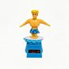 Surfer Boy Solcellsdriven Bil Nickleksak, Tecknad Bobblehead för Instrumentbräda, Automatisk Gungande Skakande Figur för Kontor