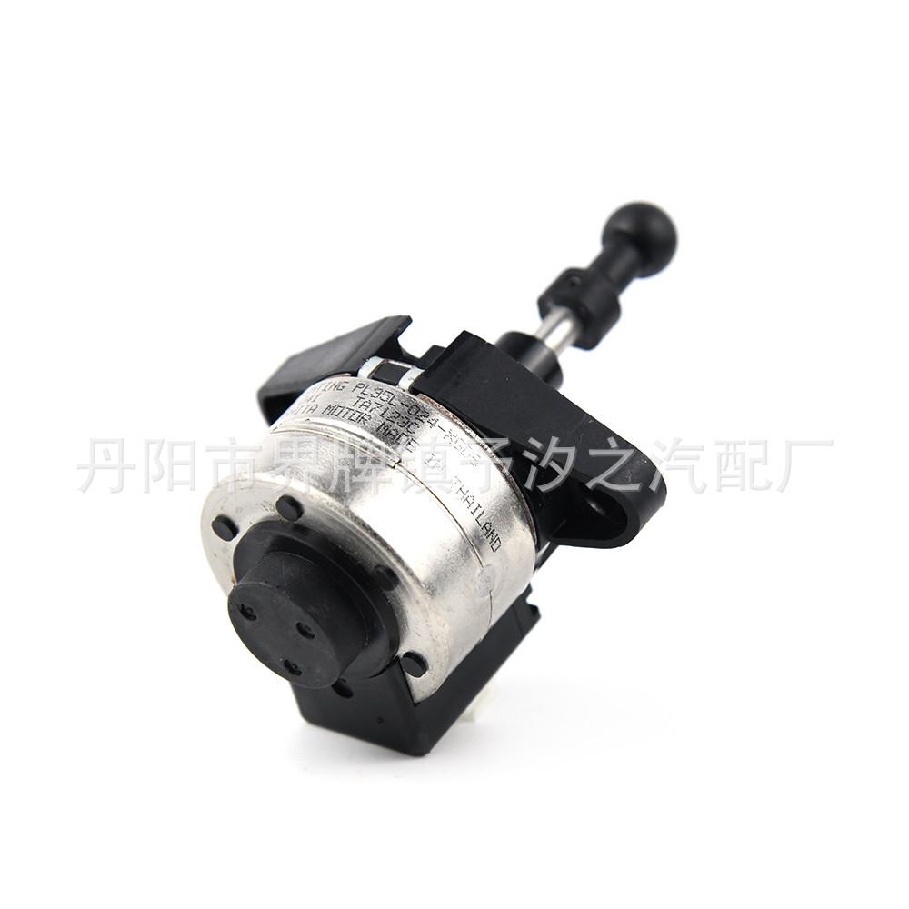 

A6LC7 A8L Touareg Мотор вертикальной/горизонтальной регулировки фары (Использовал) Used Part (Connector Downward)