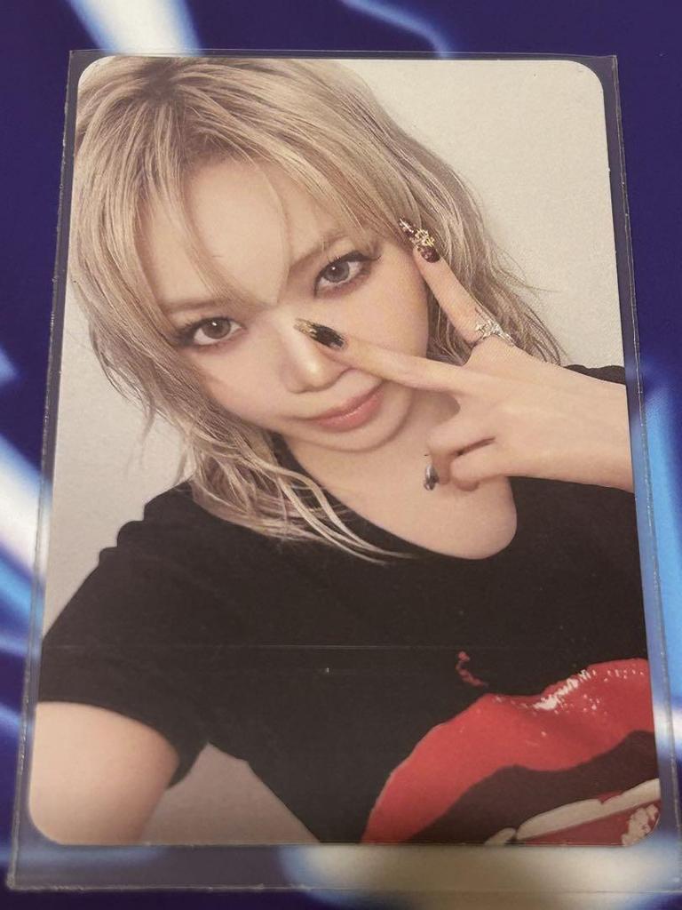 [USED] Le sserafim hello82 crazy Chaewon trading card