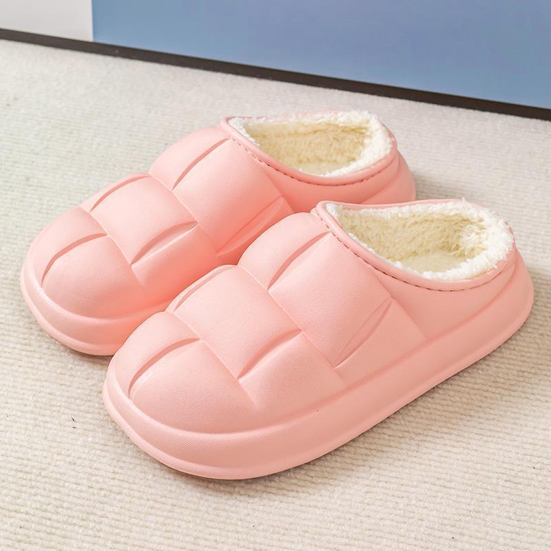 Waterproof cotton slippers for women to wear outside in winter, non-slip petals for indoor home use, warm home, and velvet slippers for men.