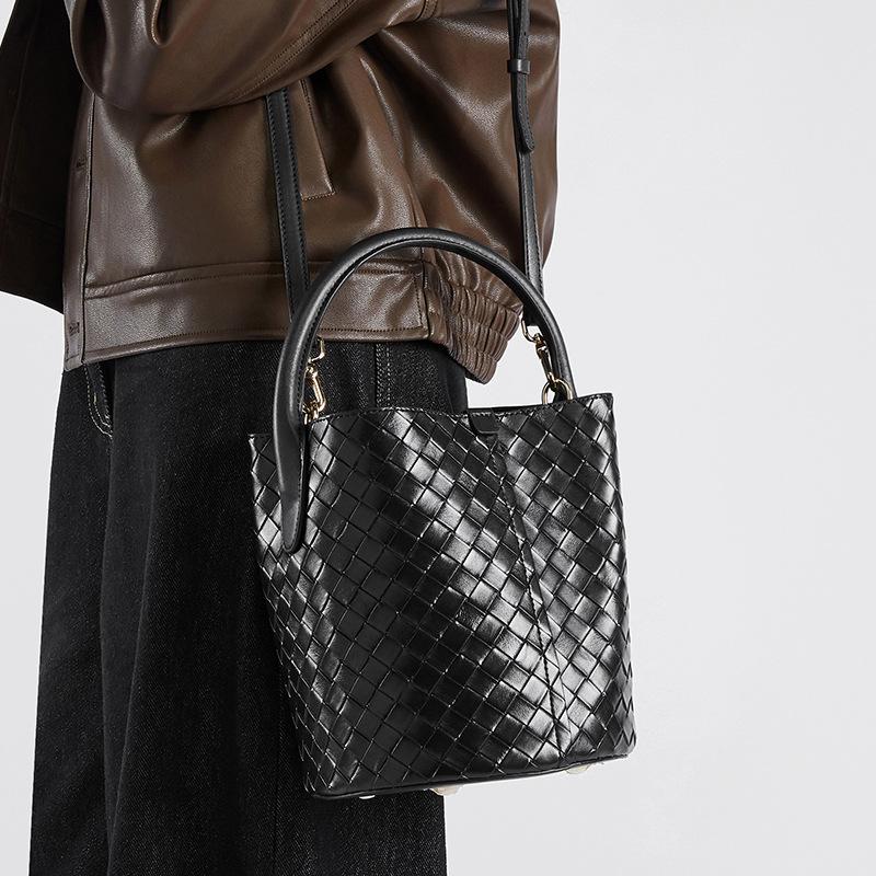 Neue Stil Damen Tasche Echtes Leder Handtasche Damen Vielseitige Gestrickte Bucket Ein Schulter Umhängetasche Damen