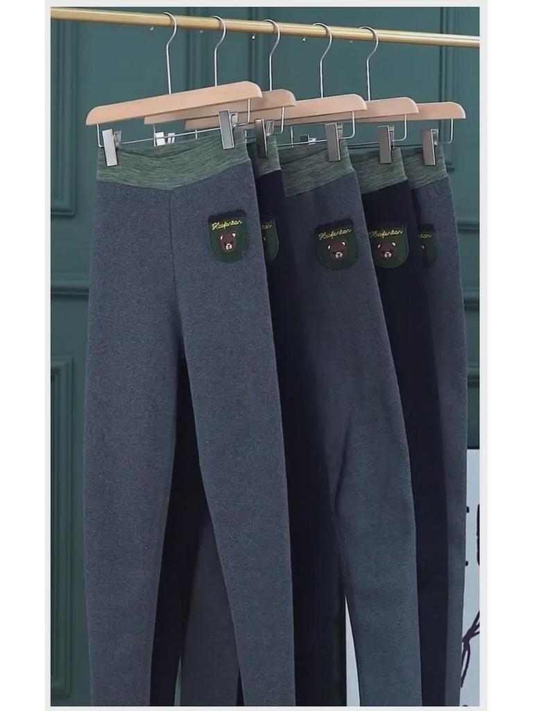 Women's Plus Velvet Lambskin Bear Leggings: Slim Fit, Hip-Lifting, Warm Cotton Pants for Autumn & Winter Outerwear in Large Sizes.