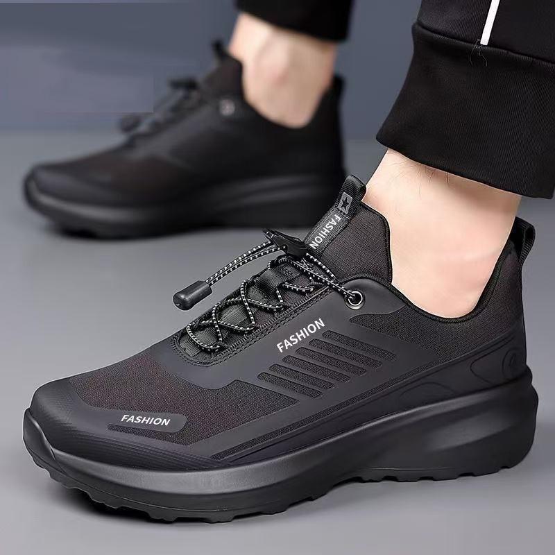 Nouvelles chaussures pour hommes maille respirante semelle épaisse antidérapante et résistante à l'usure tendance polyvalente chaussures de sport et de loisirs pour hommes à enfiler
