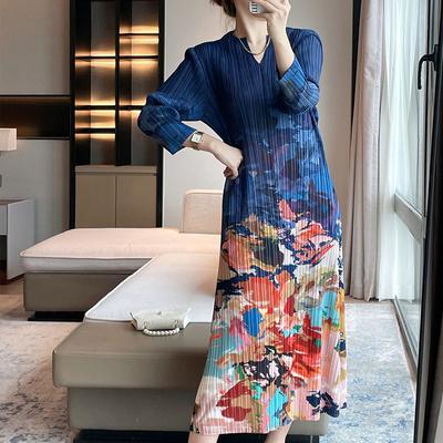 Faltenkleid für Frühling und Herbst, neues, modernes Ölgemälde-Druckkleid mit V-Ausschnitt und schmaler Passform, elegantes Kleid