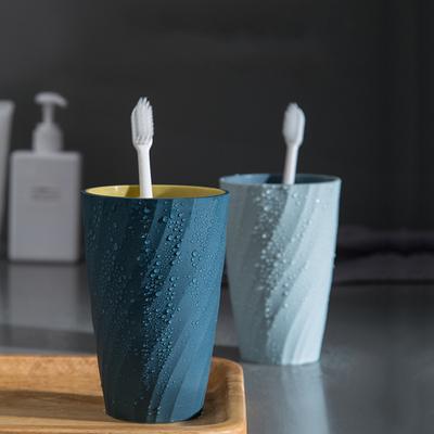Vogue Simplicity Tragbarer Reise-Gewinde-Doppelschicht-Wasserbecher Waschbecher Zahnputzbecher Kreativität Paare Zahnputzbecher Mundspülbecher Haushalt