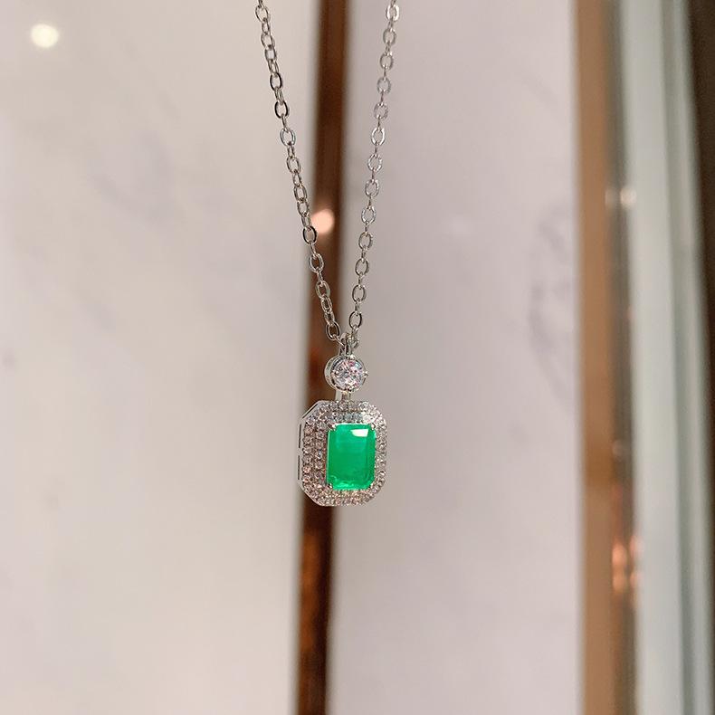 Retro Square Emerald Pendant Simulation Pigeon Blood Red Treasure Necklace Jewelry Accessories Set