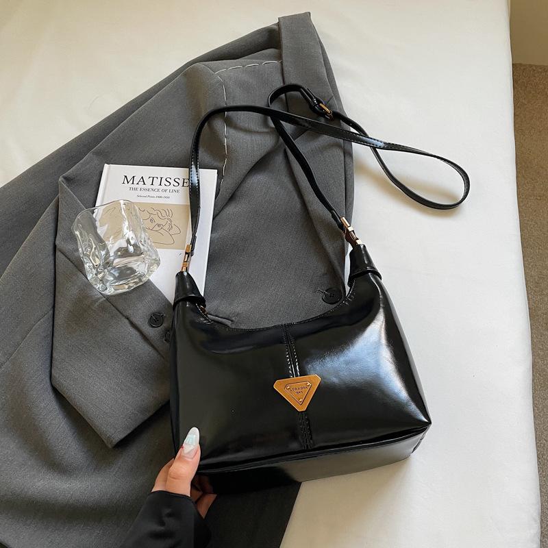 Premium Sense Niche Bag Women's Autumn and Winter Retro 2025 New Fashion Shoulder Messenger Bag Portable Dumpling Bag