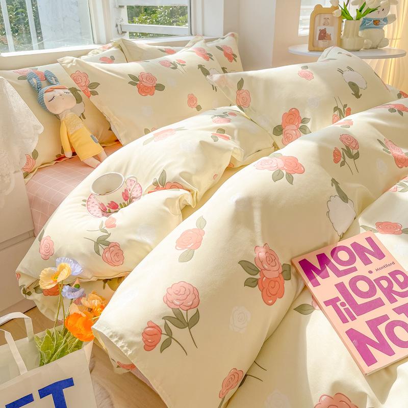 Silný kartáčovaný čtyřsezónní tištěný malý čerstvý čtyřdílný set a třídílný set ložního povlečení povlak na přikrývku