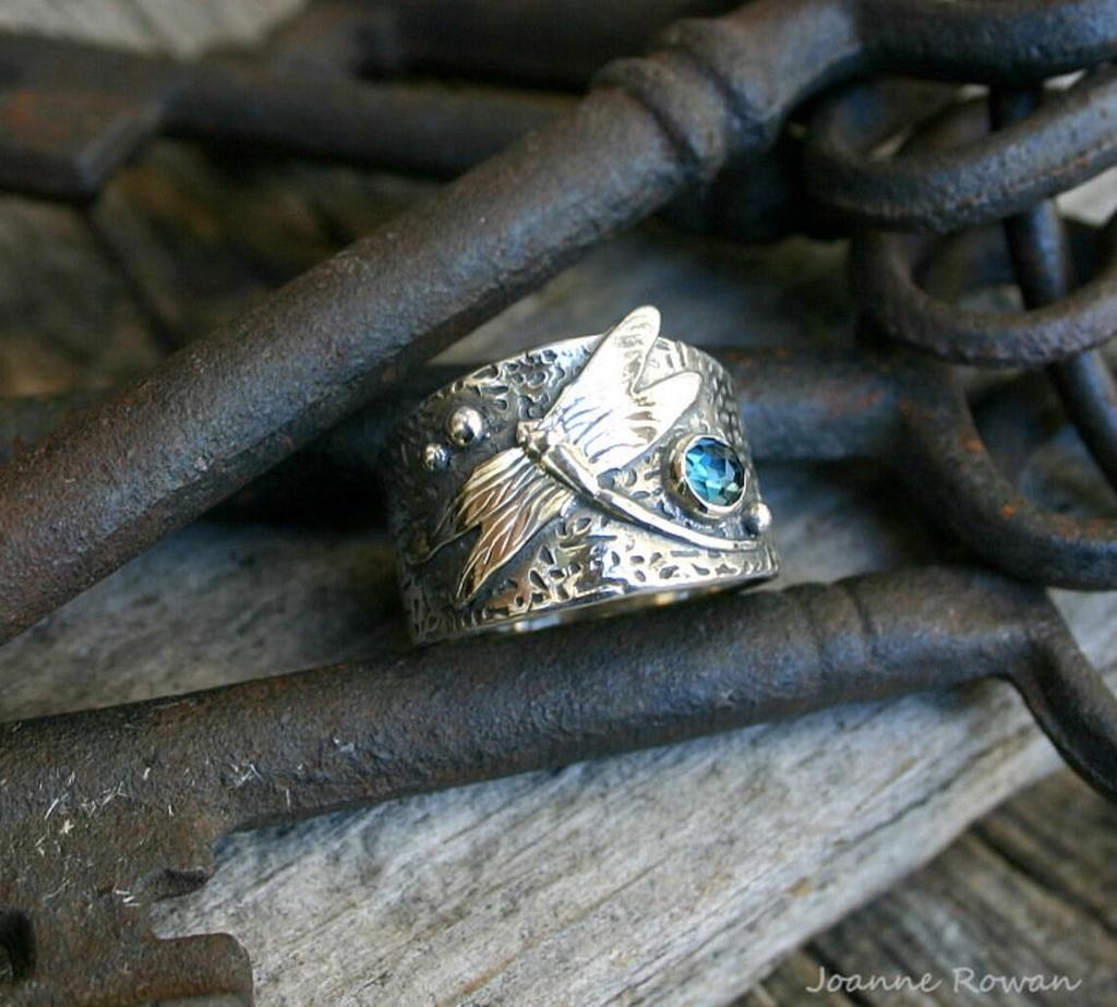 He Cheng Dragonfly Retro Style Texture Ring