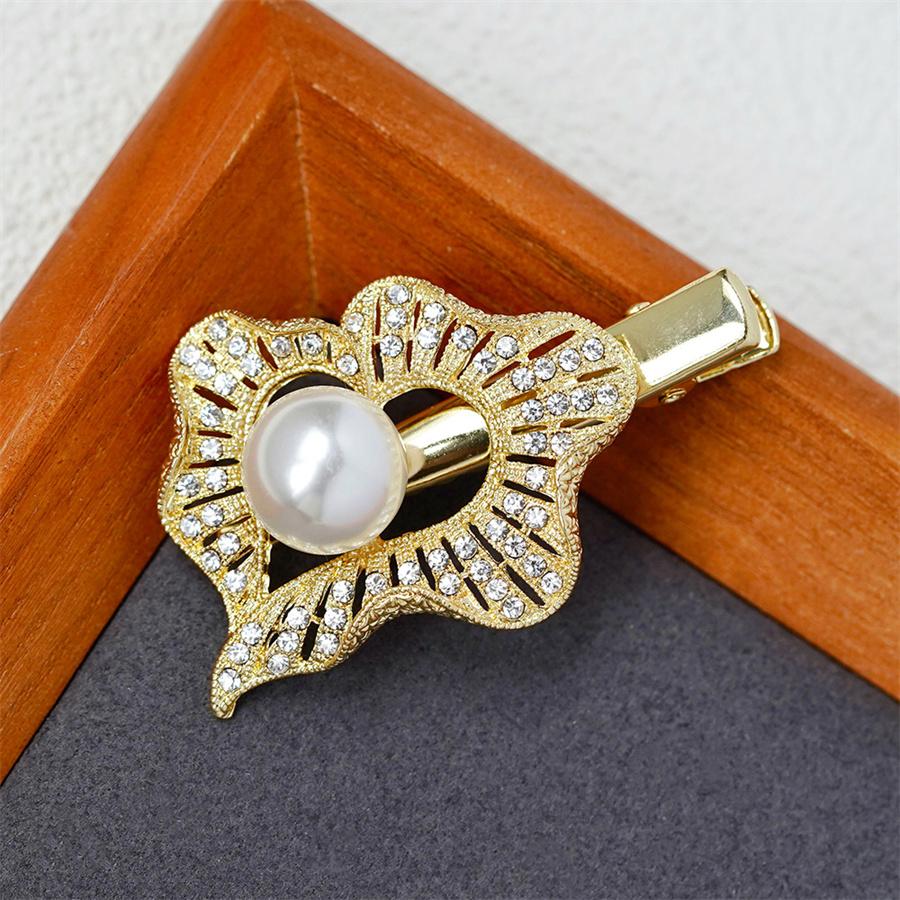 New Koreaanse Crystal Hair Clips Temperament Rhinestone Lichtmetalen Elegant Vrouwen Haar Accessoires Woord Clip Styling Tool