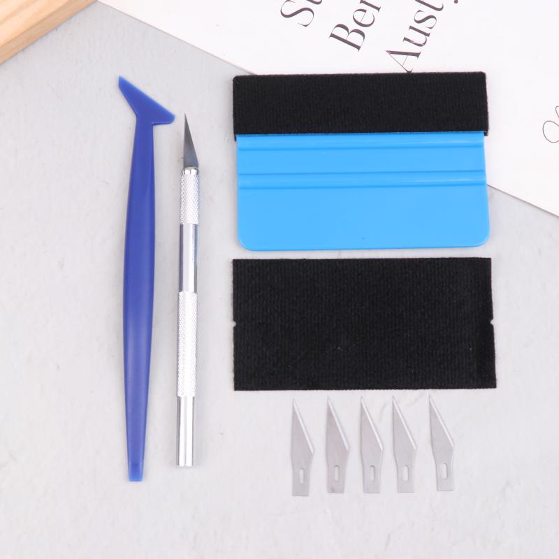 

Профессиональный набор инструментов для оклейки виниловой пленкой и тонировки стекол включает ракель с фетровым краем, триммер, аппликационные палочки, фо 50 ML