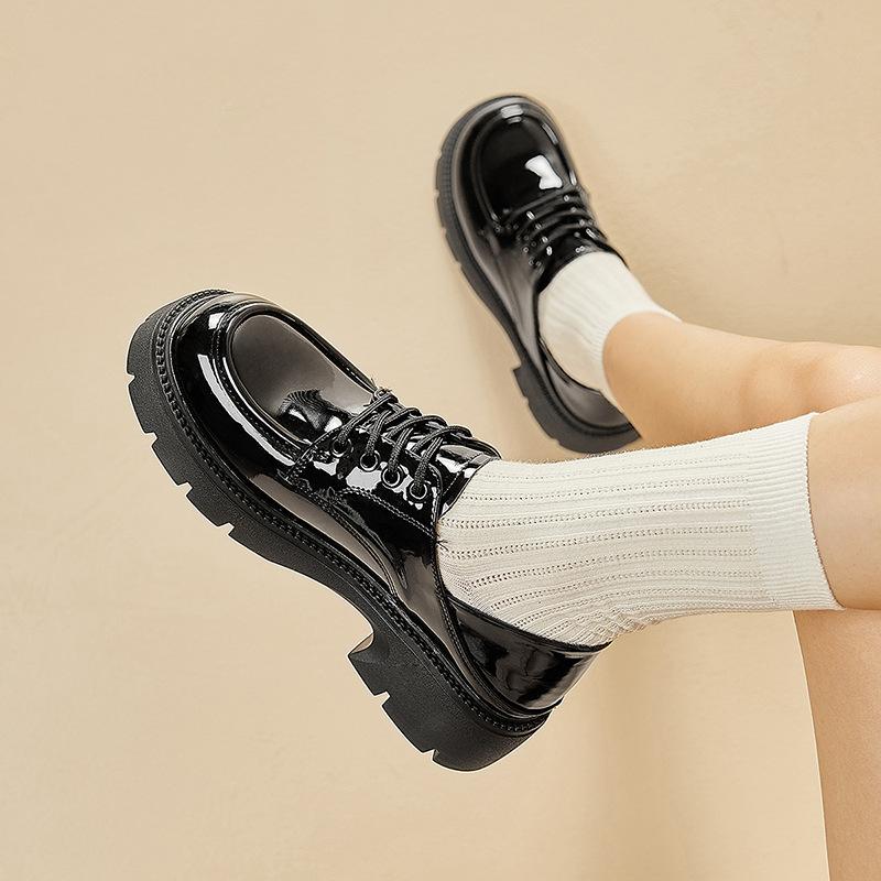 Glossy small leather shoes, new winter models, white British style lace-up, Japanese jk.