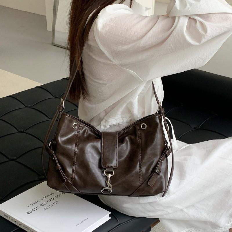 IELGY All-Match Commuter Temperament Underarm Bag Simple Casual Messenger Bag