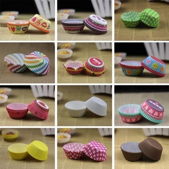 Bunte Muffin-Kuchen-Cupcake-Backförmchen-Hülle-Werkzeug(100 Stück haben alle die gleiche Farbe)100pcs / set