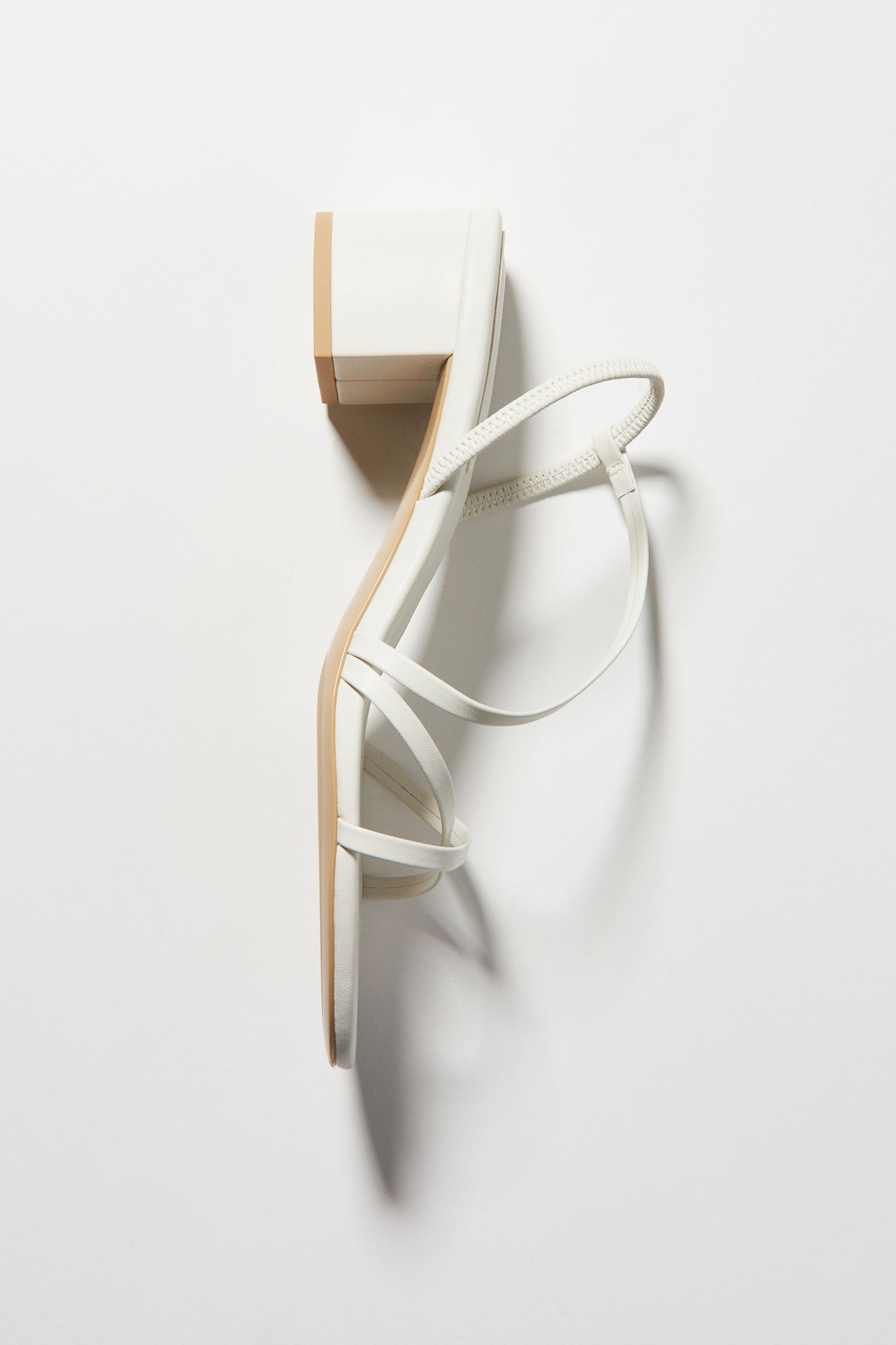 

Босоножки на блочном каблуке