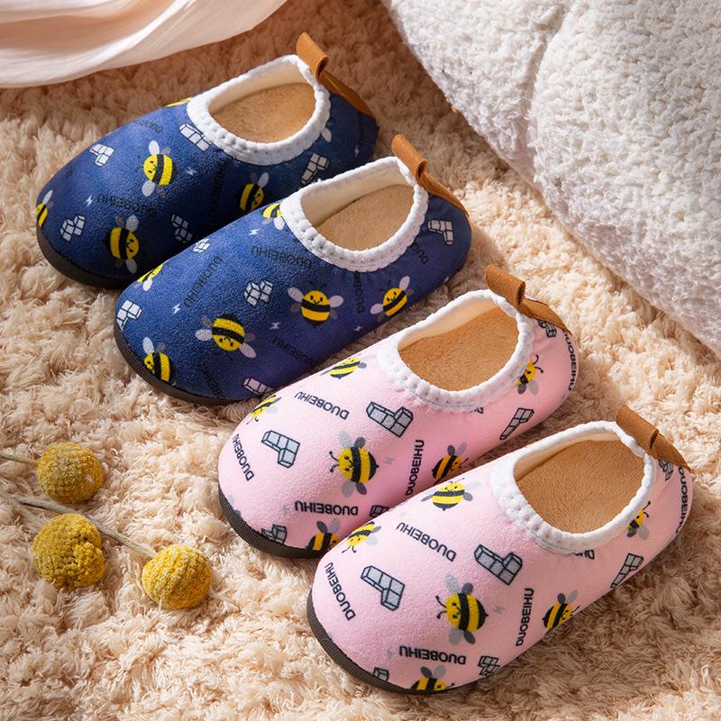 Kids' Non-Slip Velvet-Lined Cotton Slippers – Soft Sole Warm Shoes for Boys & Girls.
