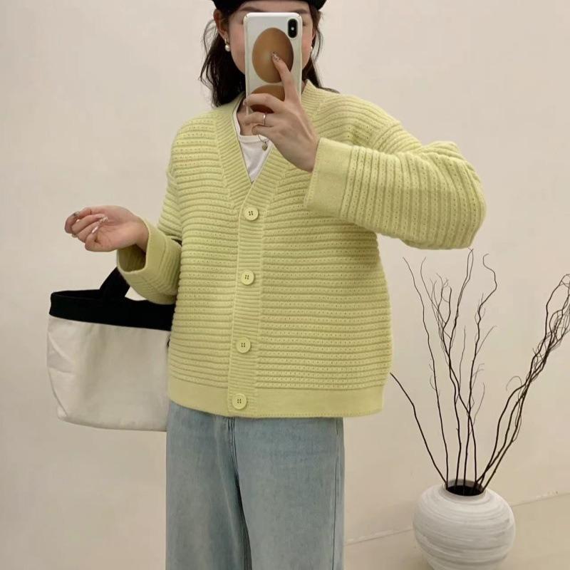 Simple V-neck Sweater Jacket Women's Autumn and Winter New Loose Soft Waxy Lazy Wind Knitted Cardigan Top