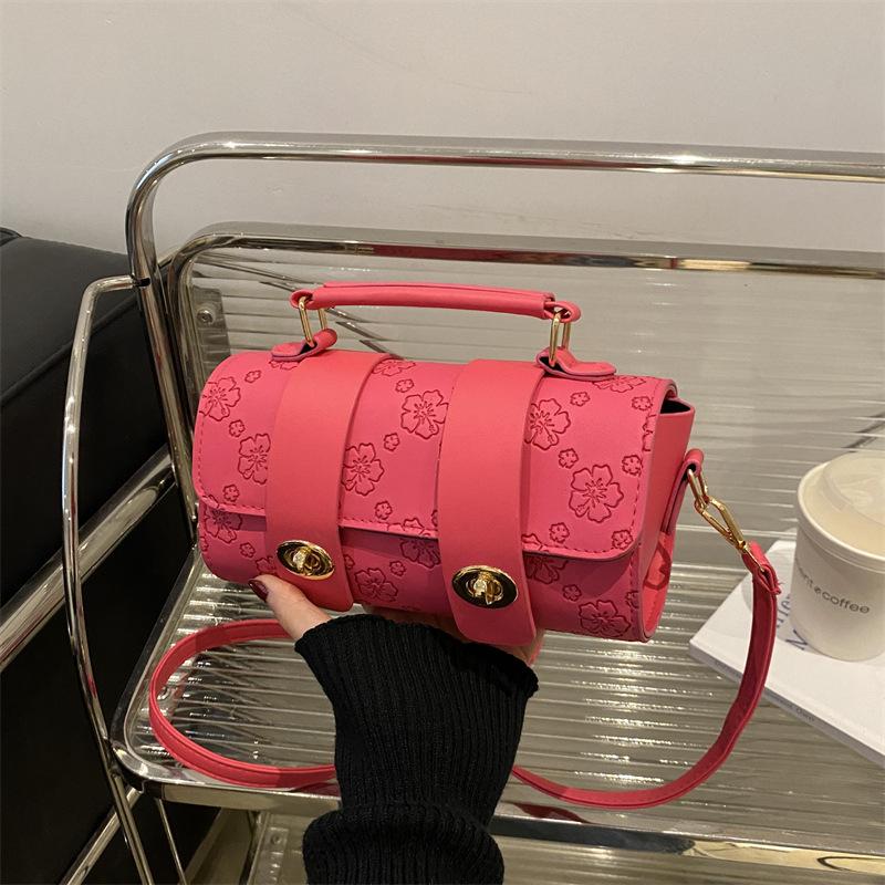 

French niche handbag women s autumn and winter new high-end sense versatile casual commuting fashion temperament shoulder messenger bag троянди рожеві кольору
