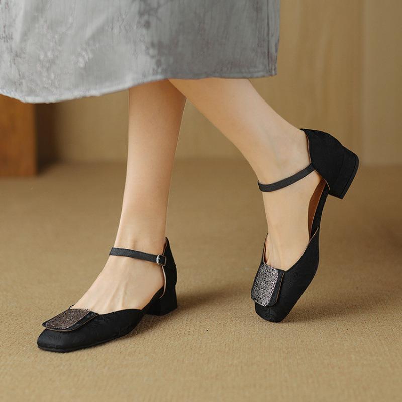 

Новые женские сандалии на плоской подошве, нескользящие, с мягкой подошвой, повседневные, с черным квадратным носком, летние, удобные, модные, повседневные, сандалии больших размеров 39 чёрный