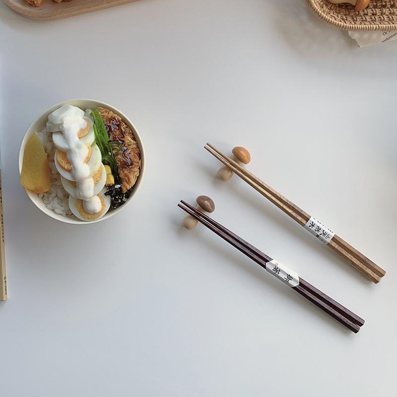 

2 шт./компл. подставка для палочек для еды, стойка для хранения грибов, креативный держатель для палочек для еды, подарочные деревянные китайские кухонные принадлежности