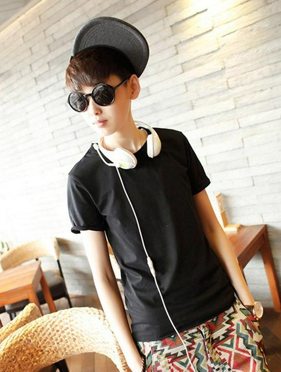 Men's Korean Style Slim Fit Short Sleeve T-shirt in Pure White for Couples