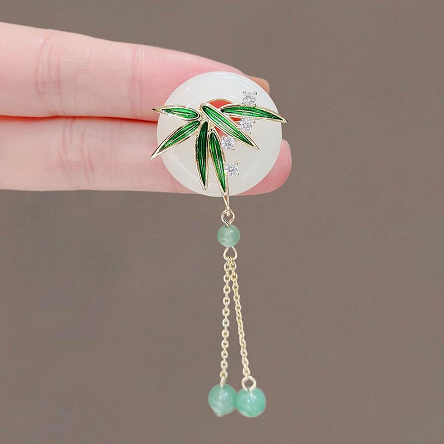 Bamboo press brooch female high-end sense niche tassel high-end bamboo leaf cheongsam corsage clothes pin