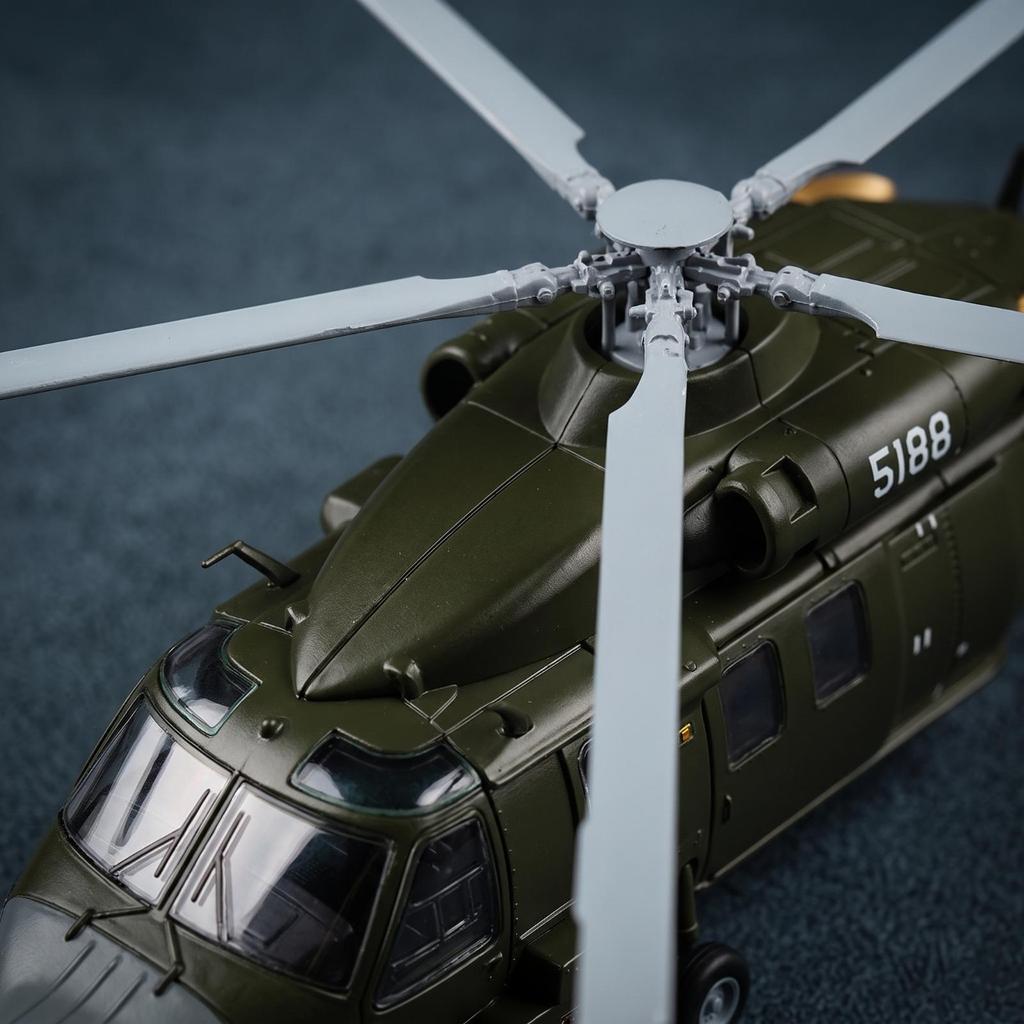 Z-20 Helicopter Model Alloy with Stand Long-Lasting