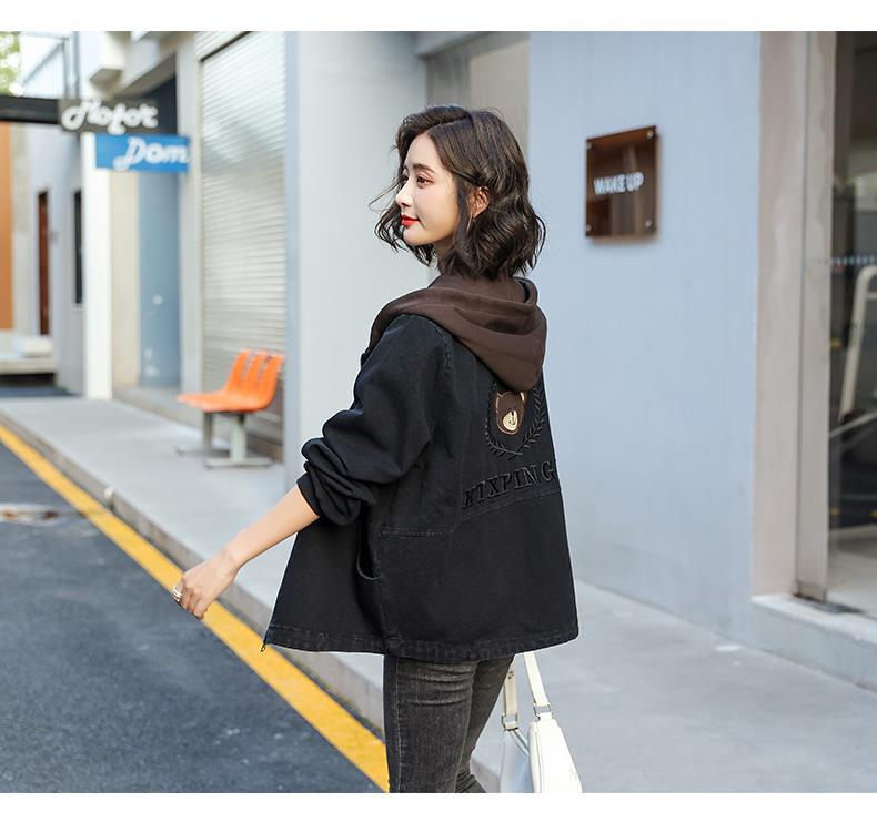 Damska kurtka dżinsowa z kapturem w koreańskim stylu, luźny krój, haftowany miś, blok kolorów