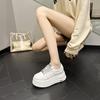 Neue Leder-Sneaker mit dicker Sohle für Damen, Herbst-Sportschuhe mit innerer Höhenerhöhung, lässige Board-Schuhe, Damenschuhe für Studentinnen