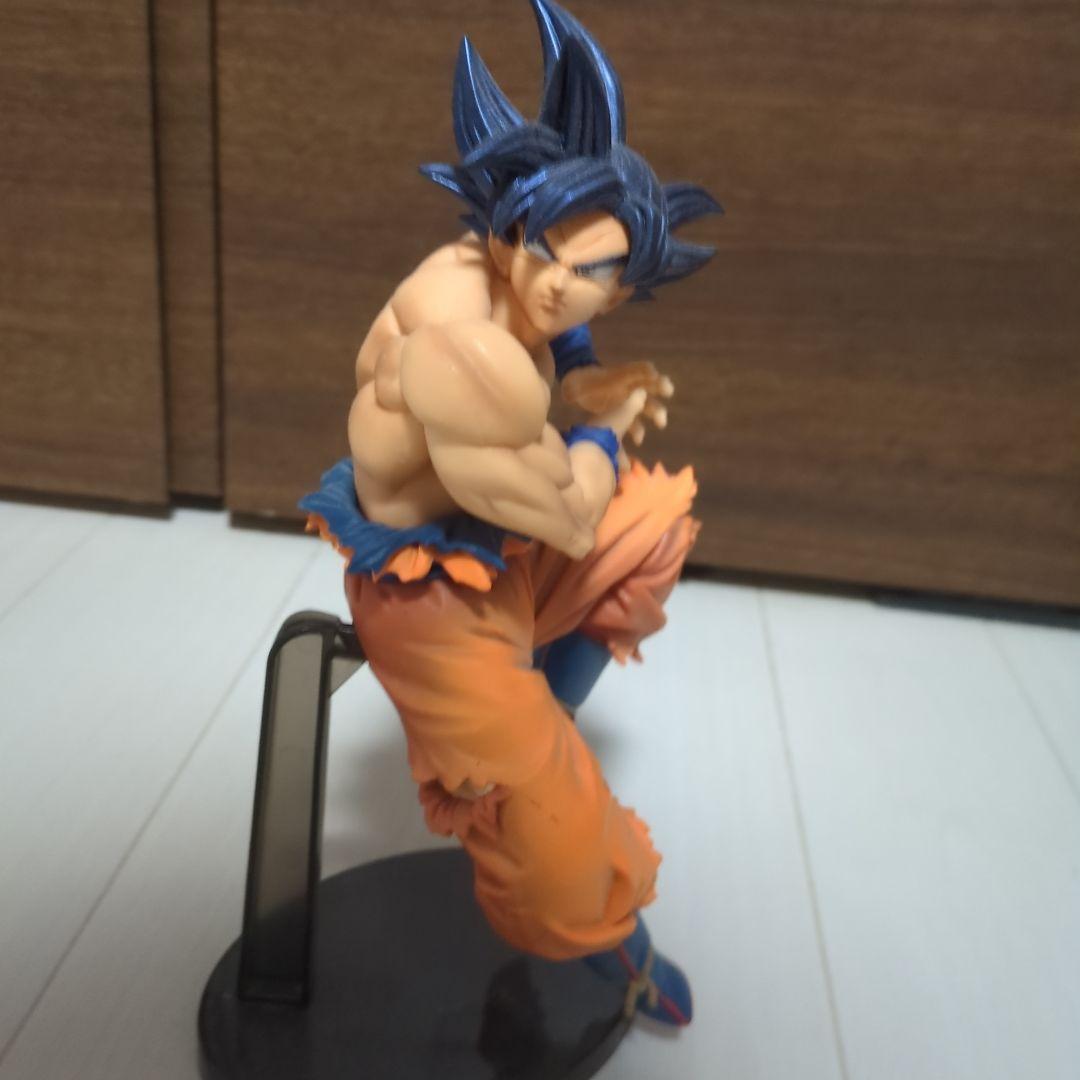 

[USED] Dragon Ball Figure Goku (Ultra Instinct Sign)