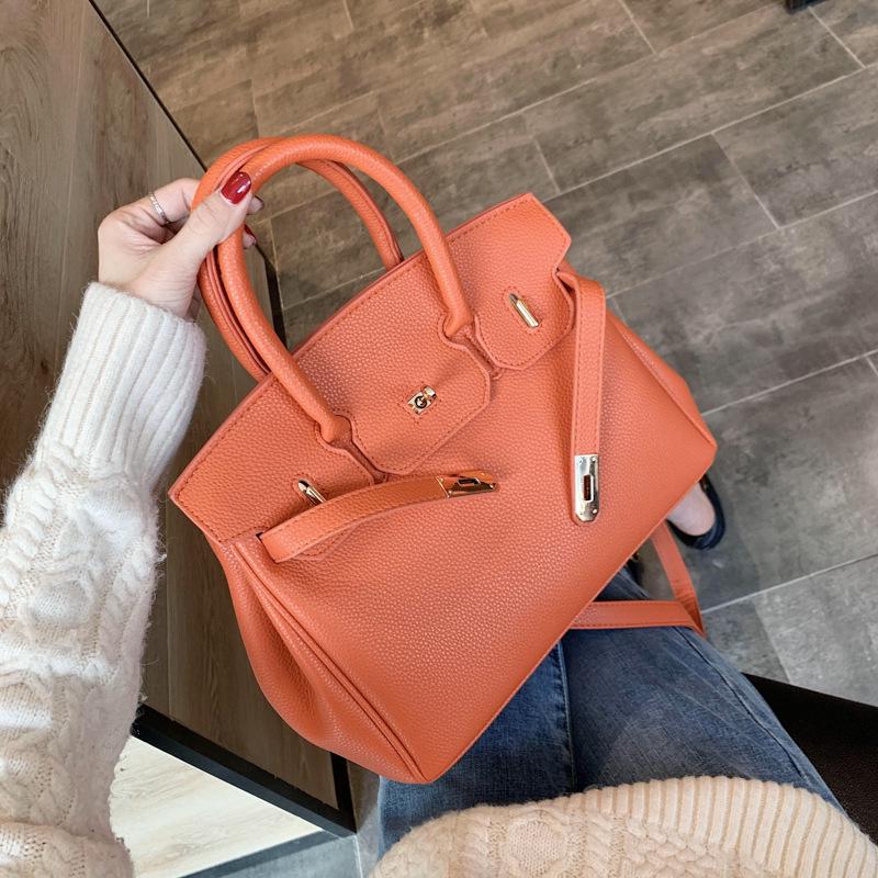 2026 Lock Handbag Fashion Lychee Pattern Single Shoulder Diagonal Platinum