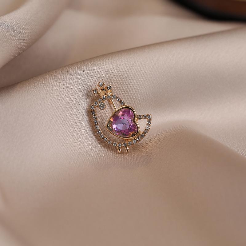 Elegant Butterfly Brooch: Luxurious Suit Accessory & Stylish Corsage for Women