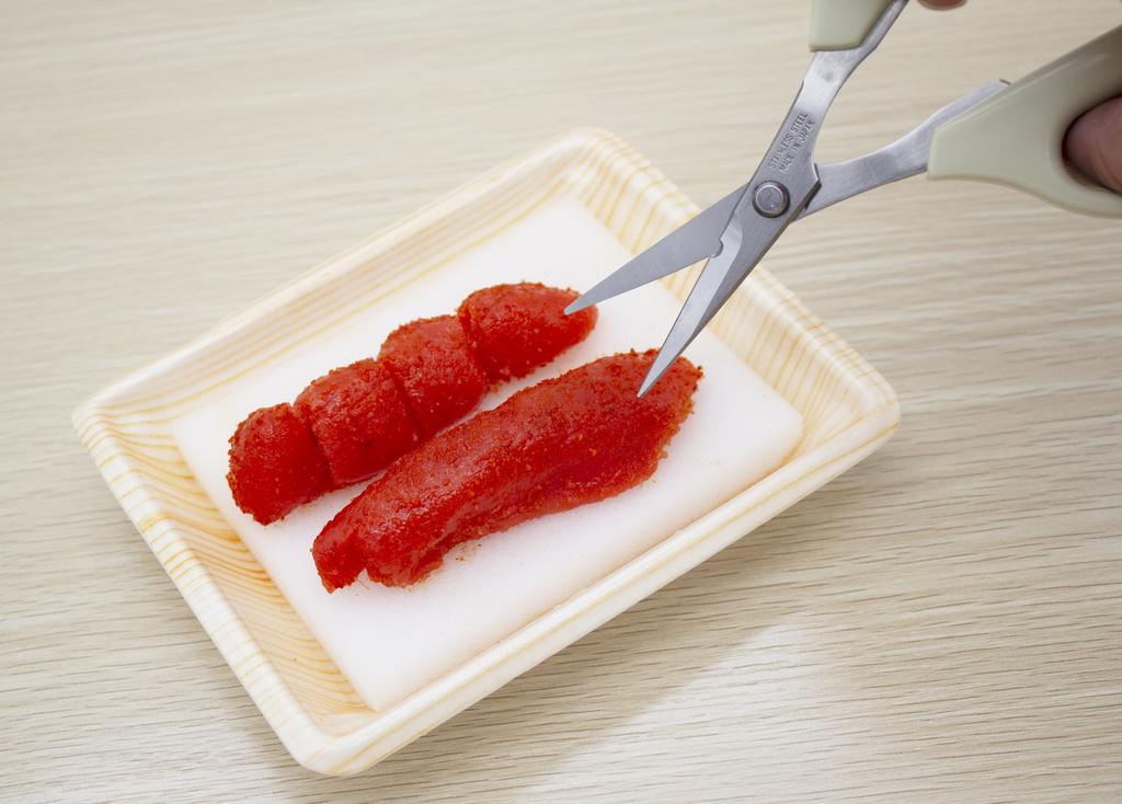 Kitchen made in stainless good for cutting cod chicken fine serrated Takumi kitchen scissors scissors, Japan, small, mini, steel, roe, thighs, cuts,