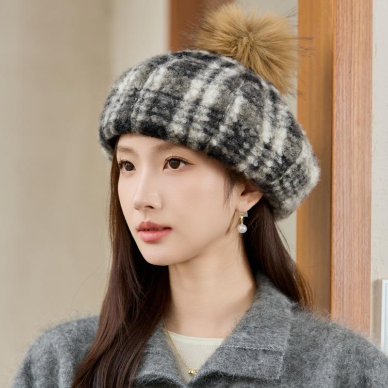 New Autumn and Winter Women's Retro Plaid Beret Painter Hat Warm Women's Winter Knitted Wool Hat Outdoor Travel Windproof Hat