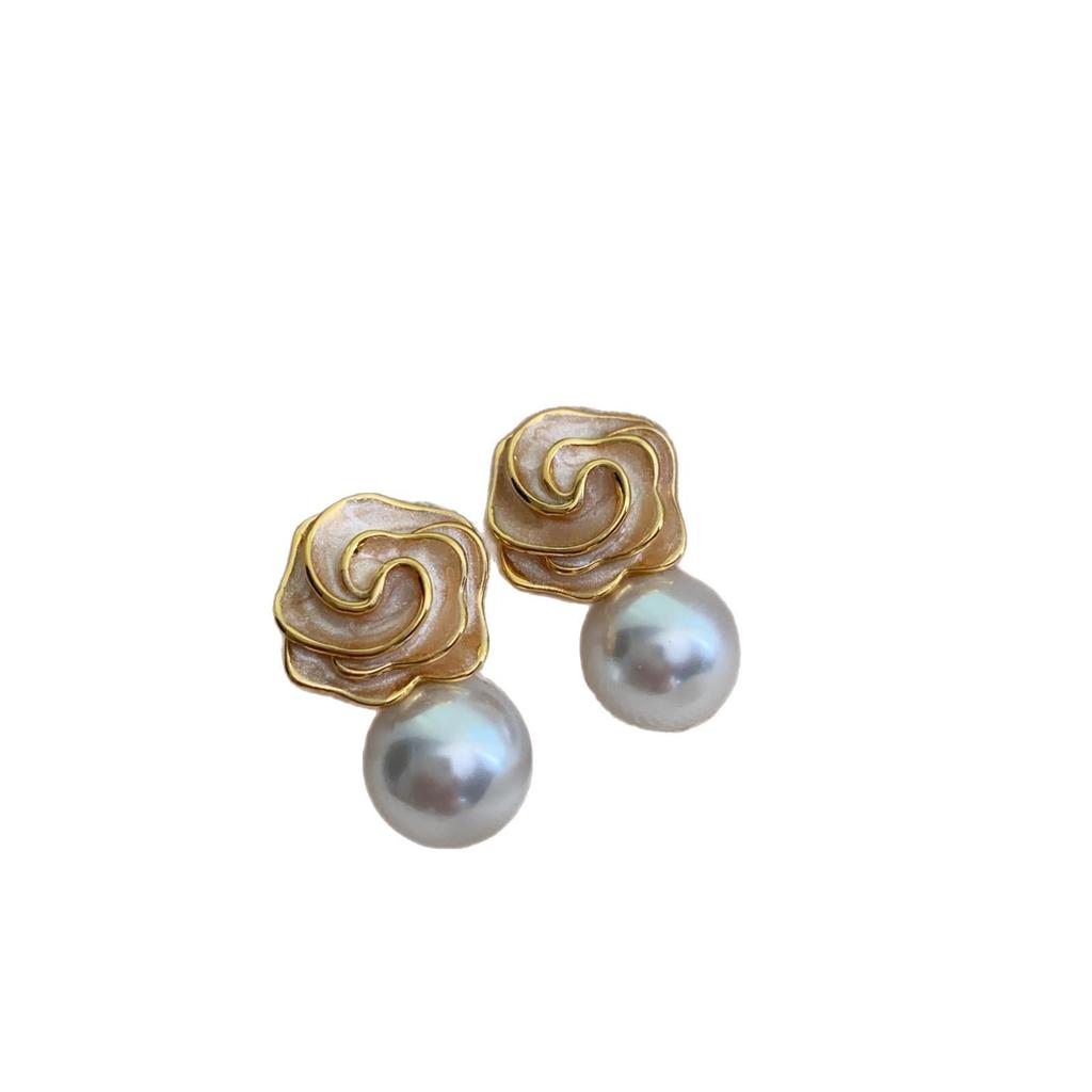 French Gentle Rose Pearl Earrings Temperament High Sense Niche Design Earrings Sweet Beautiful Woman Simple Stud Earrings