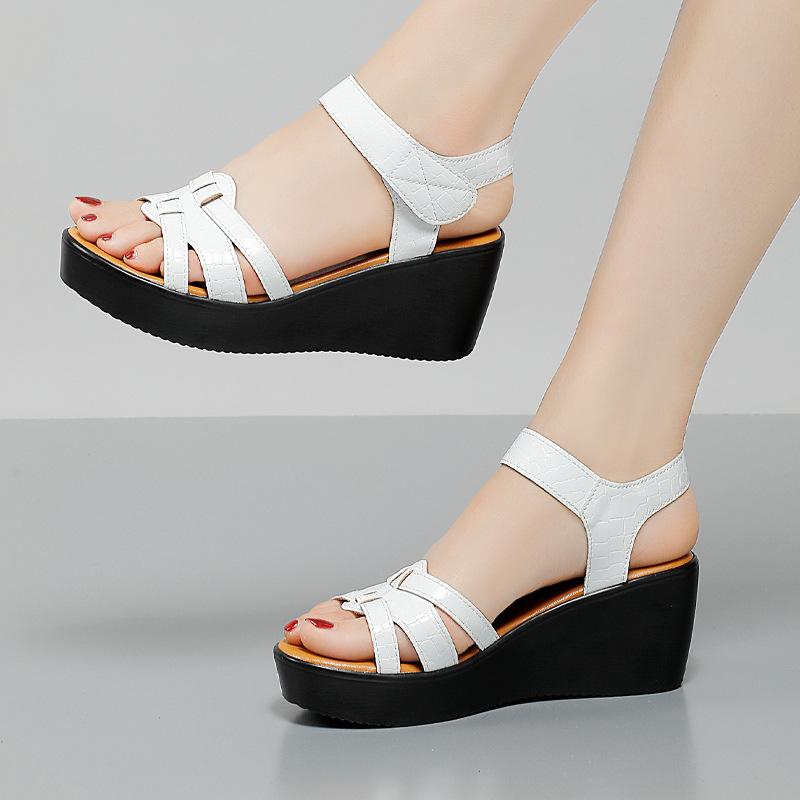 Fashion Fashion Patent Leather Shoes Women's Platform Wedges Sandals 2024 Summer Open Toe 6cm High Heels Sandals  Mom Beach Shoes