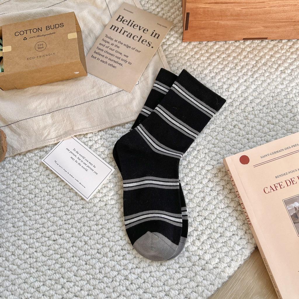 Herbst und Winter Miu Stil Gestreifte Mittellange Socken Kinder Leichter Luxus Retro Stapelsocken College Stil Literarische Baumwollsocken
