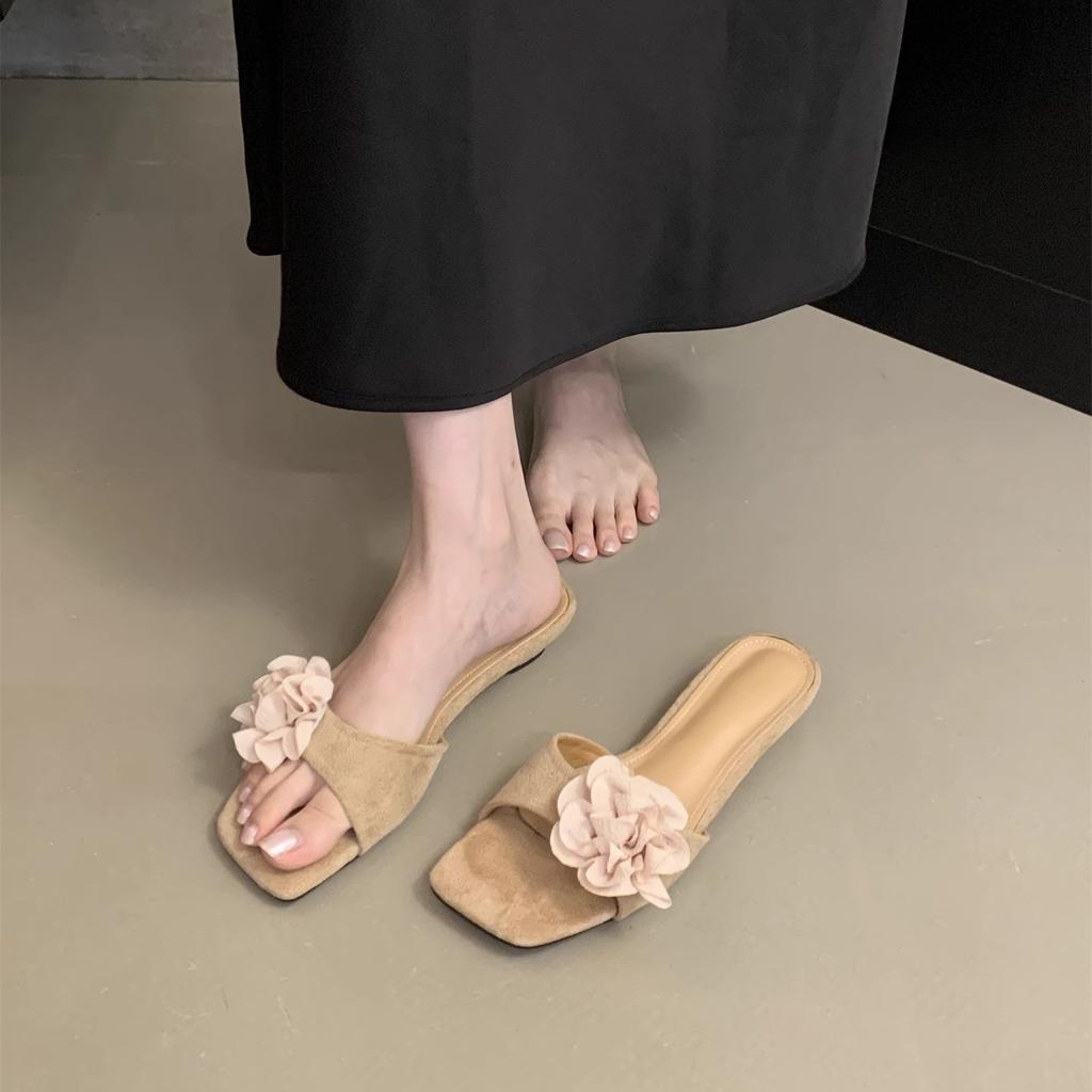 French Beautiful Flower Open-toed Slippers for Women's Outer Wear Summer New Models with Skirts Temperament Square Head Cool Slippers