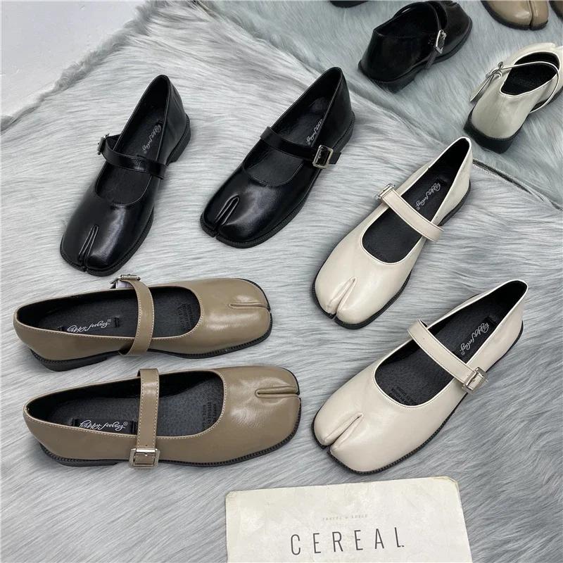 Fashion Women Flat Women's Square Toe Retro Single Shoes One Word Buckle Shallow Mouth Mary Jane Shoes Split Toe Shoes Sandals