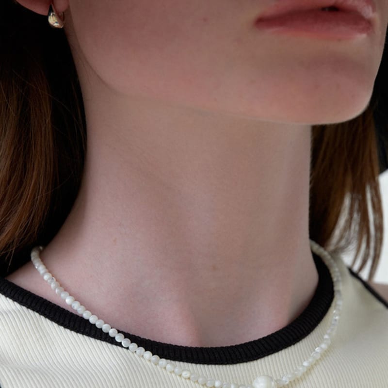 LOVE ME MONSTER Bold Ball Point Gem Necklace (L242MNK050)