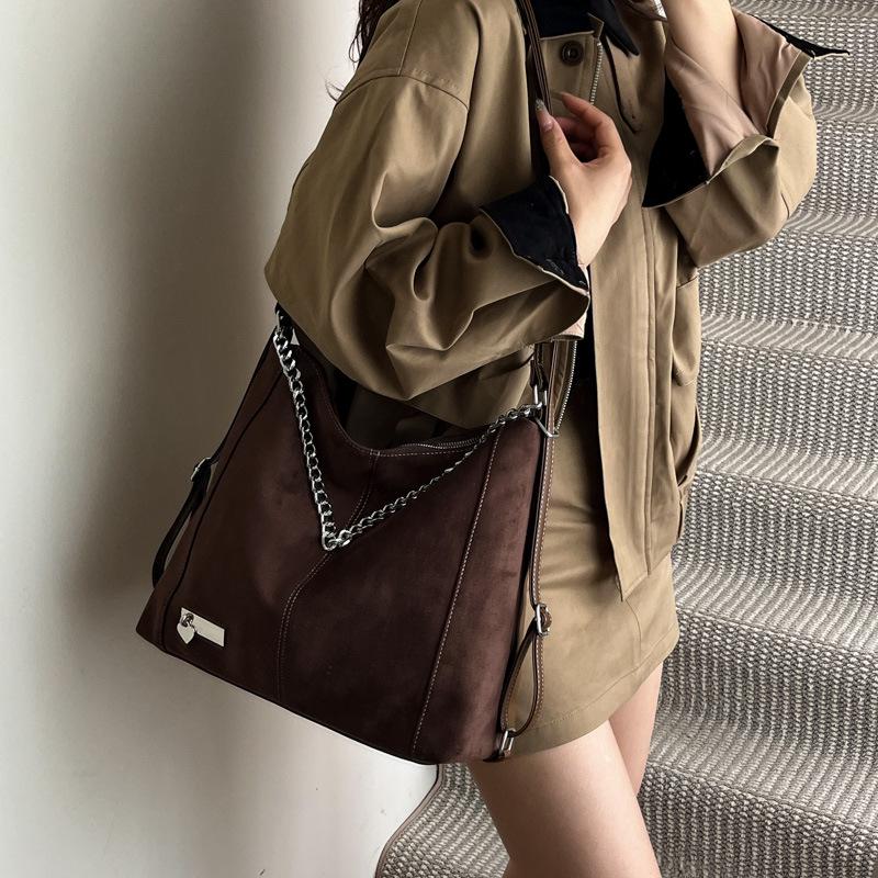 2025 Trendy Women's Large-Capacity Fashionable Tote: Commute & Crossbody Bag