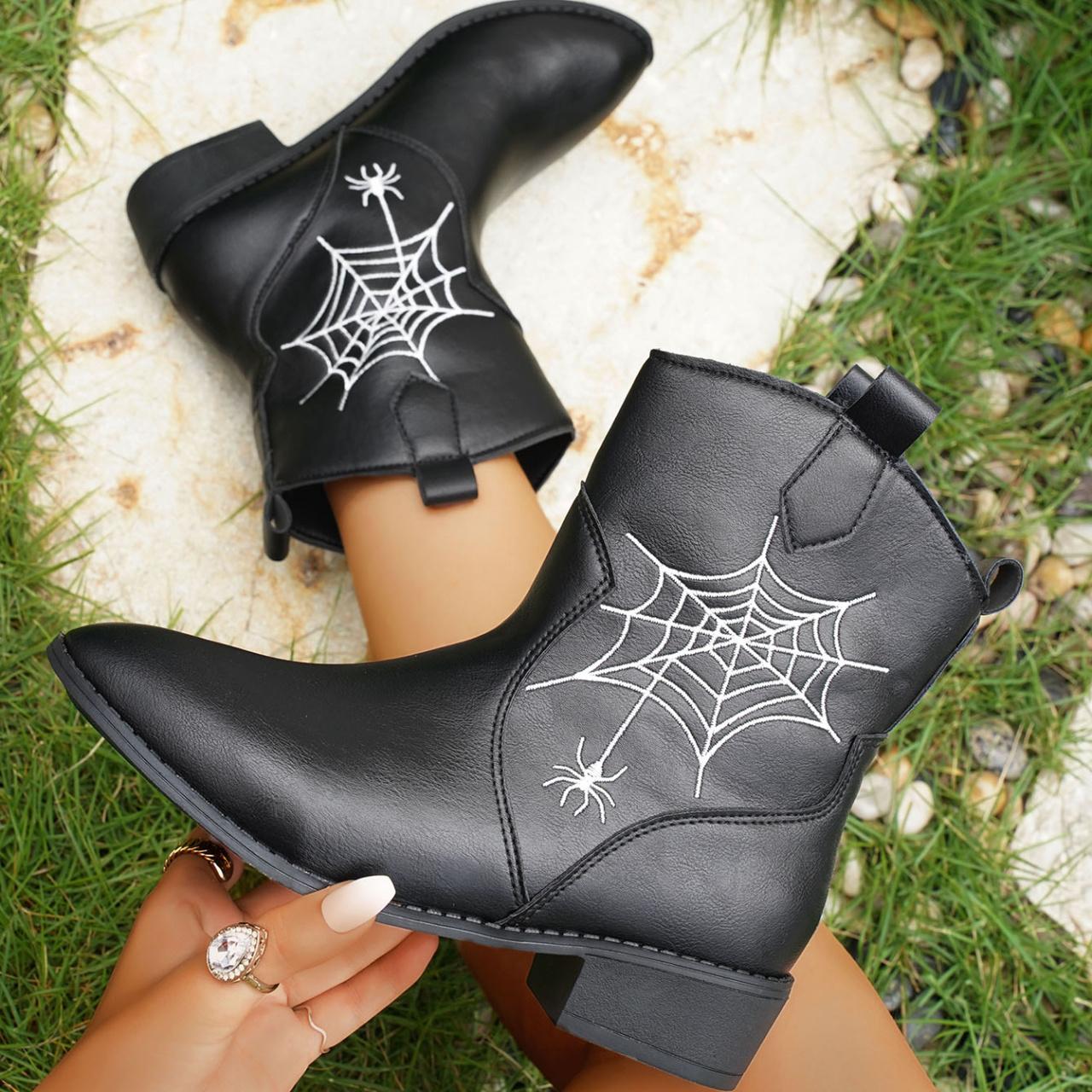 

Темперамент Натуральная Кожа Западные Сапоги Джинсовые Сапоги Ретро Вышитые Средние Рукава Женские Сапоги