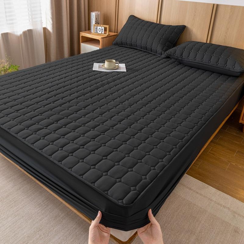 Processing solid color skin-friendly washed cotton padded mattress, custom non-slip thickened dust-proof bedspread Simmons protective cover