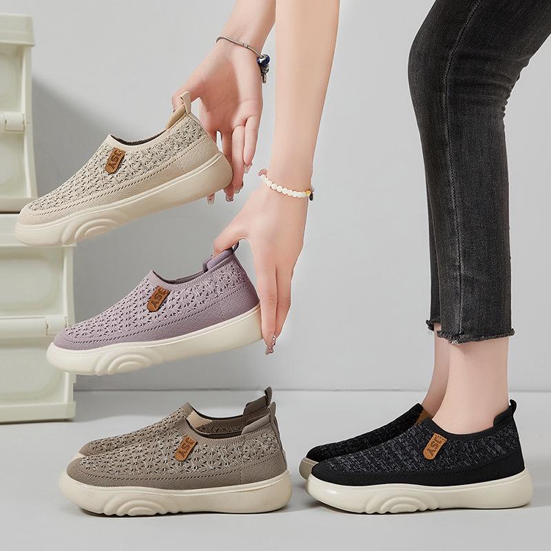 Women's Soft Sole Slip-On Cloth Shoes - Comfortable Summer Style for Middle-Aged and Elderly