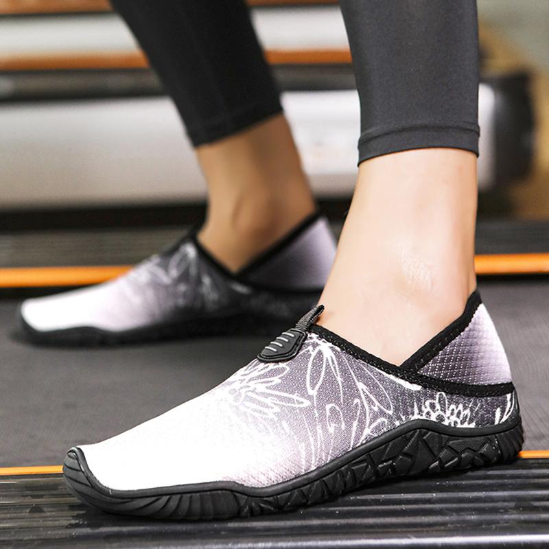 Moda Kadın Erkek Su Ayakkabısı Yalınayak Düz Plaj Ayakkabısı Hızlı Kuruyan Yürüyüş Spor Sandaletleri Hafif Rahat Dış Mekan Ayakkabısı Çift 46
