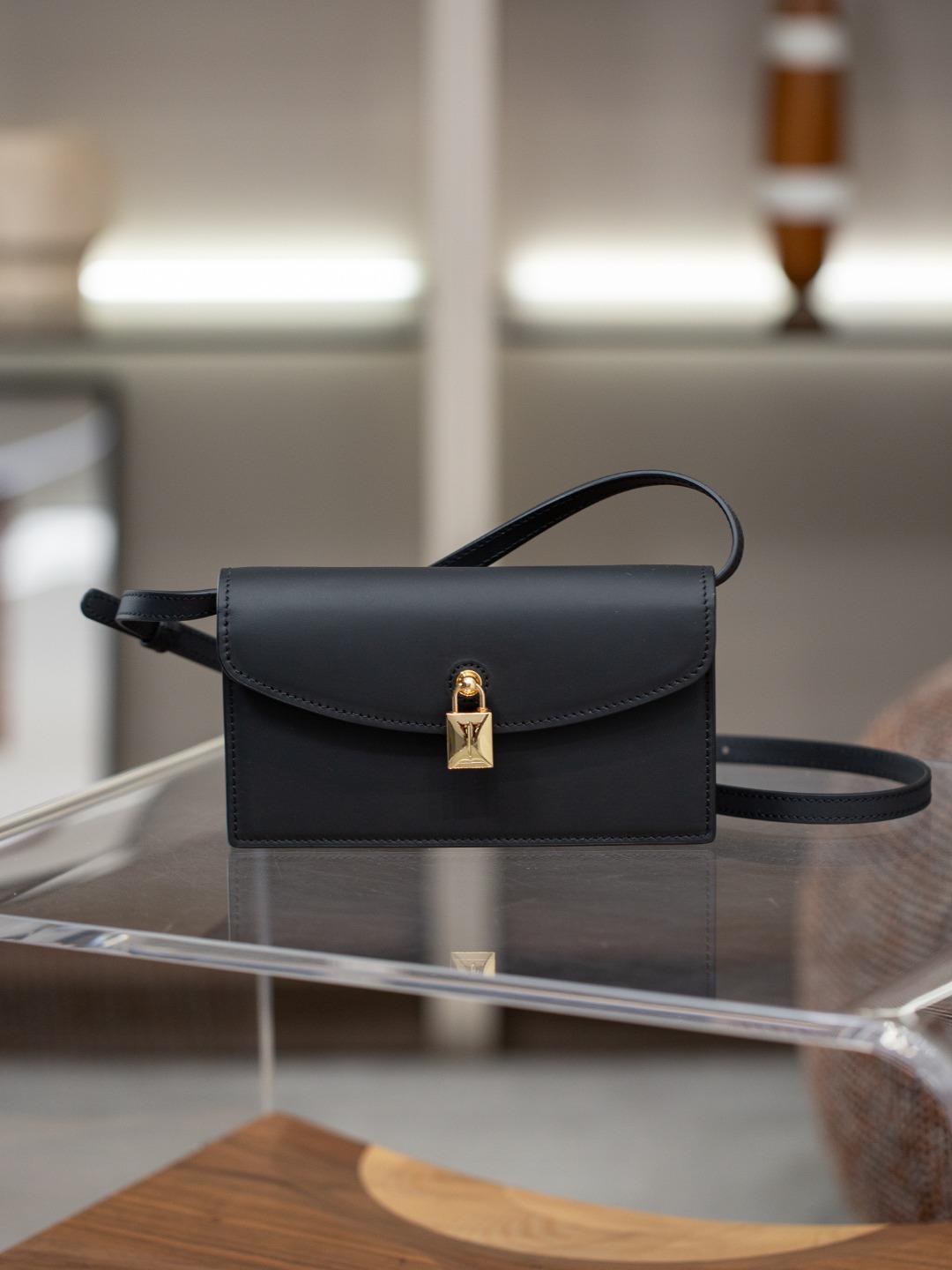 

Модная женская сумка из натуральной кожи, на плечо, кроссбоди, маленькая сумка, ручная сумка, первый слой коровьей кожи, высококлассная маленькая квадратная сумка 18*3.2*10.5cm чёрный