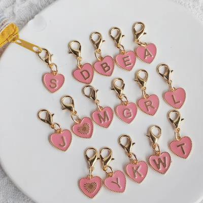 Heiß verkaufender 26 englischer Buchstabe rosa doppelseitiger Pfirsichherz-Schlüsselanhänger herzförmiger Legierungsanhänger