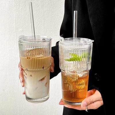 Ins Style Glastasse Große Kapazität Kaffeetasse mit Deckel und Strohhalm Einfache gestreifte Wassertasse Ästhetisches Trinkgeschirr