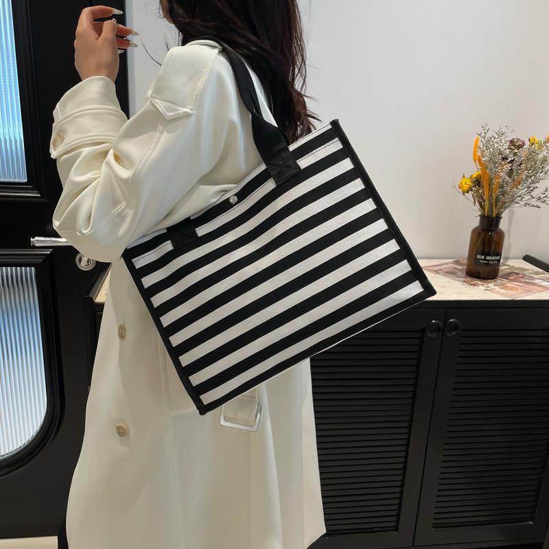 Fashionable Large Capacity Tote Bag For Women In Black Red And Blue Stylish Canvas Design